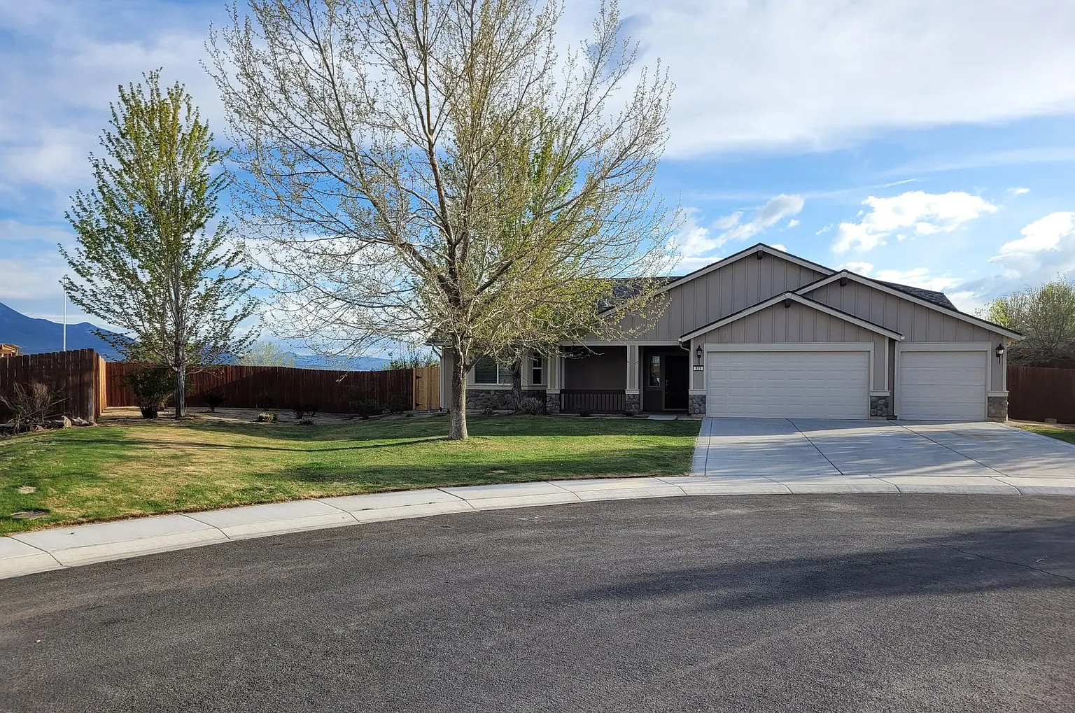 839 Laca St photo 1