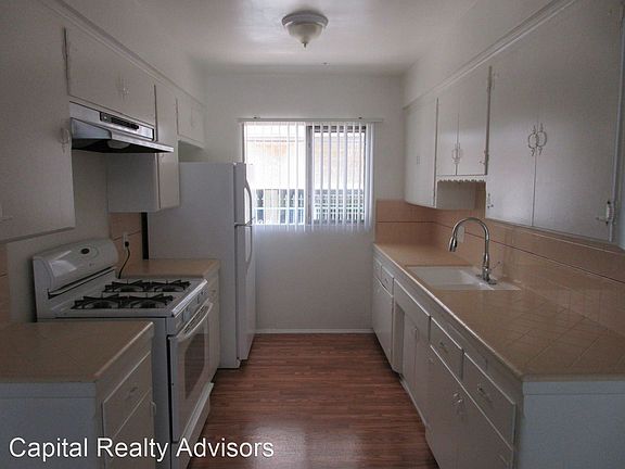 5th image of 221 Grand Ave APT 2