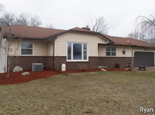 8575 Thornbrook Dr, Jenison, MI 49428