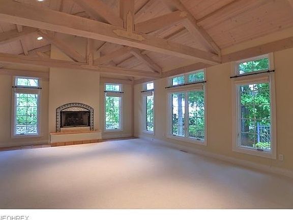 3rd image of 2487 Fairmount Blvd #5