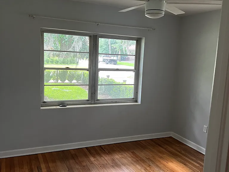 718 S Mills Ave — Photo 3