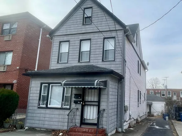 6138 167th St, Fresh Meadows, NY 11365