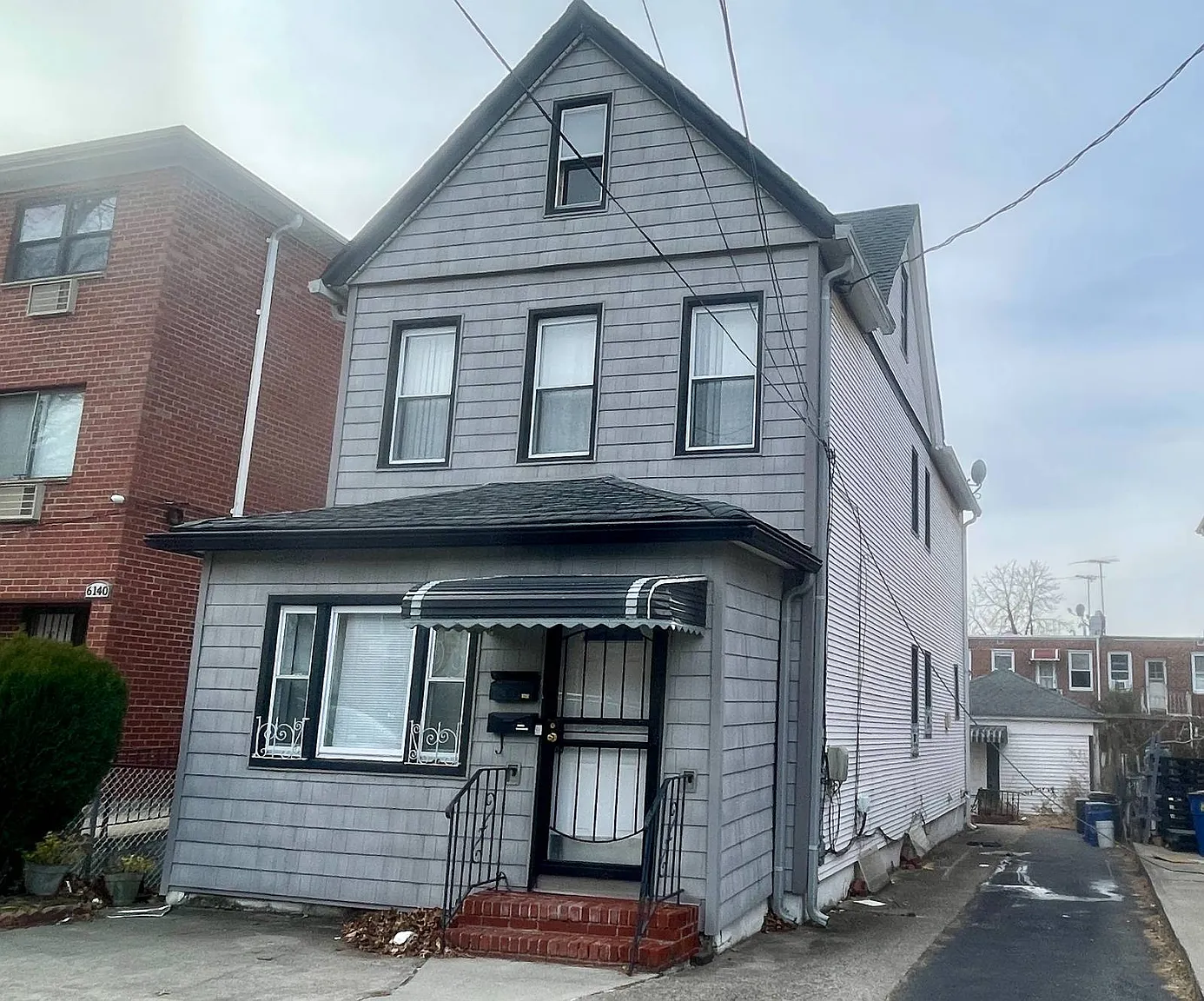 6138 167th St photo 1