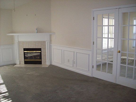 5th image of 328 Southbank Dr