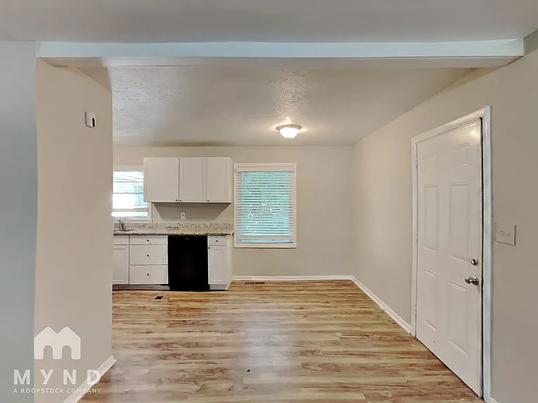 502 Fairlane Cir NW — Photo 10