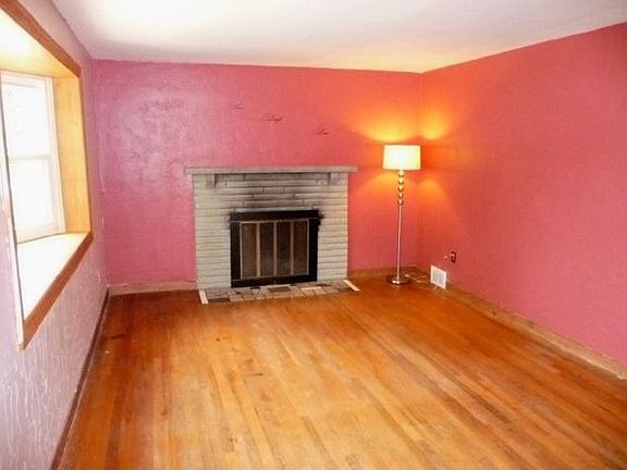 3rd image of 5440 Florida Ave