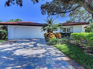 1046 Contento St, Sarasota, FL 34242