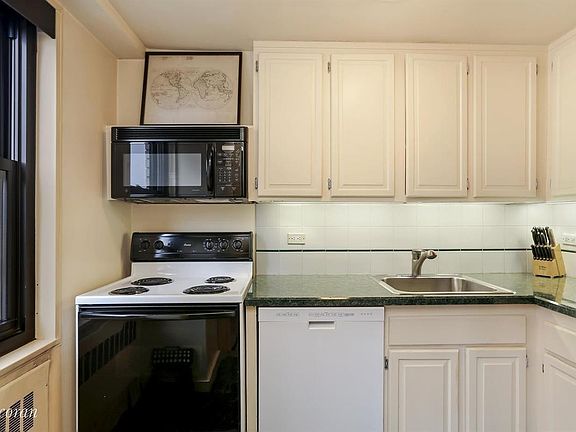 3rd image of 1065 Park Ave #19D