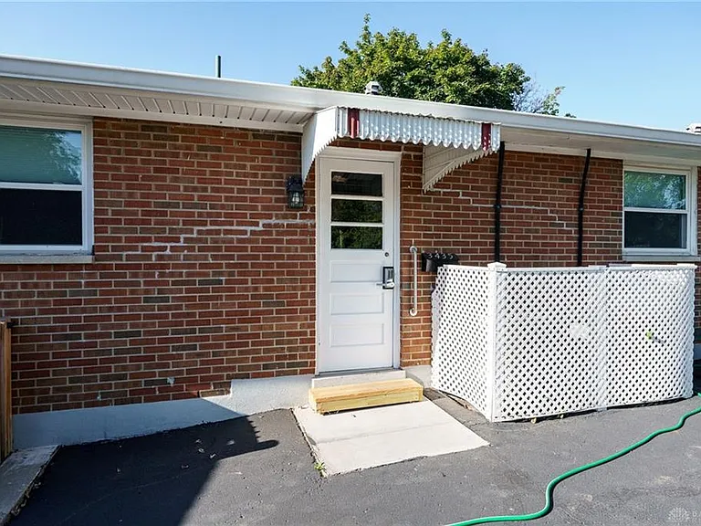 3433 Woodman Dr — Photo 11