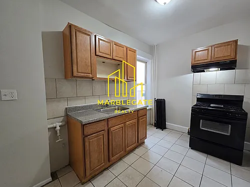 220 Roseville Ave Photo 1