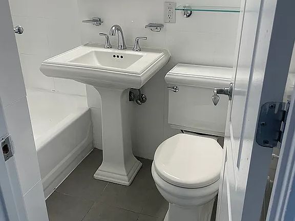 5th image of 40 Avenue B #1B