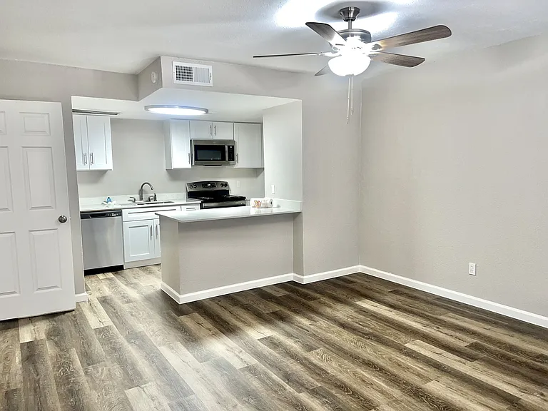 Athena Garden Apartments — Photo 54