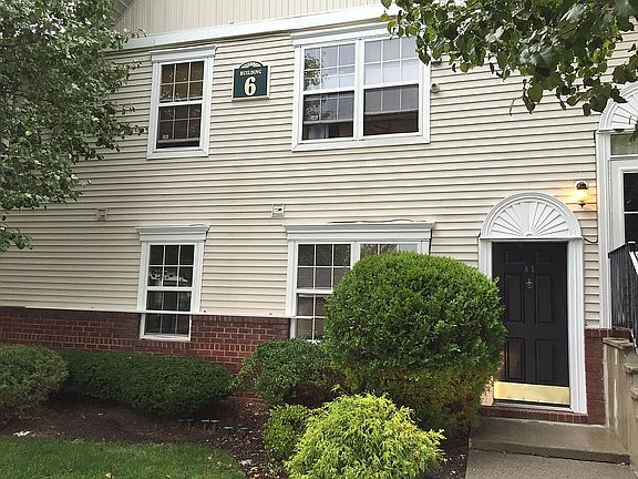 2nd image of 50 Pine Street #6A1