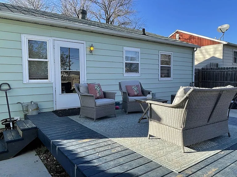 1531 Main St S — Photo 12