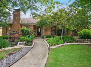 117 Meadowglen Cir, Coppell, TX 75019
