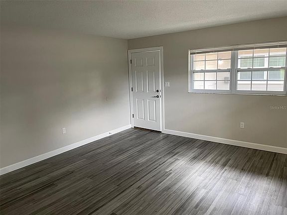 5th image of 754 Johnson Ave