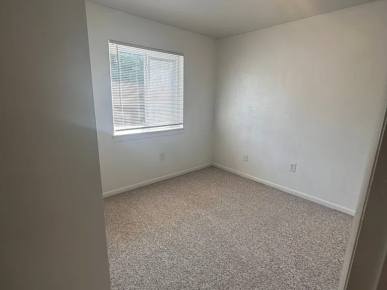 Cascades Pointe — Photo 35