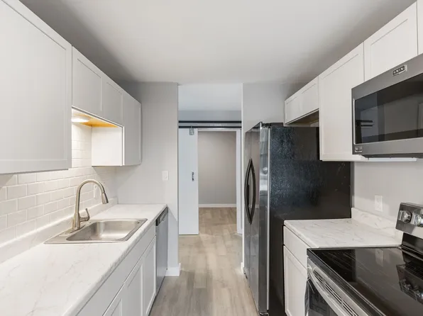 Altitude West (Altitude RPB, LLC), 4312 & 4316 W Thirteen Mile Rd #748d5e323, Royal Oak, MI 48073