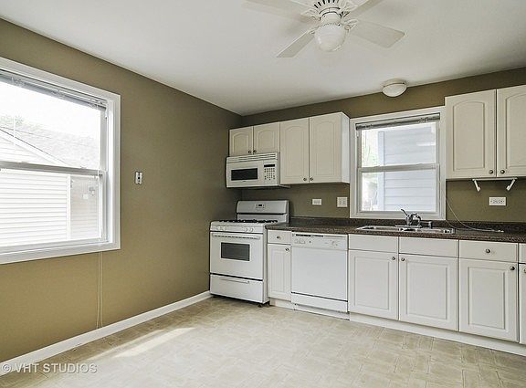4th image of 328 N Lincoln Ave