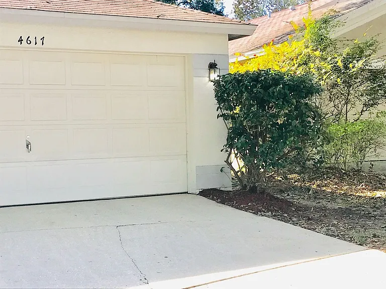 4617 Newbourne Way — Photo 3