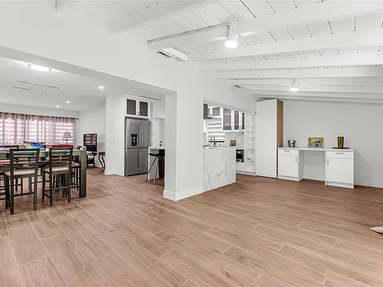 1015 Pizarro St — Photo 10