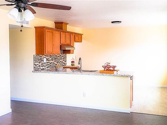 4th image of 1331 E 23rd Pl