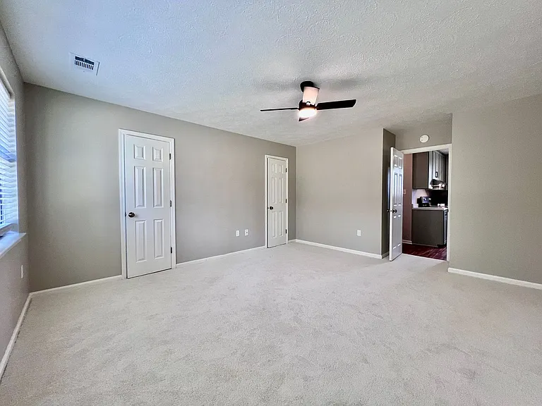 409 Oak St — Photo 11