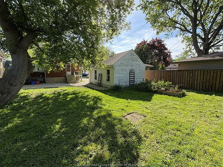 855 Edward Ave — Photo 7