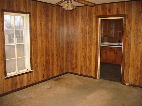 2nd image of 409 Greenwood Ave