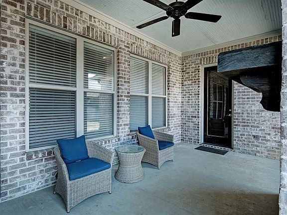 4th image of 110 Saint Charles Dr