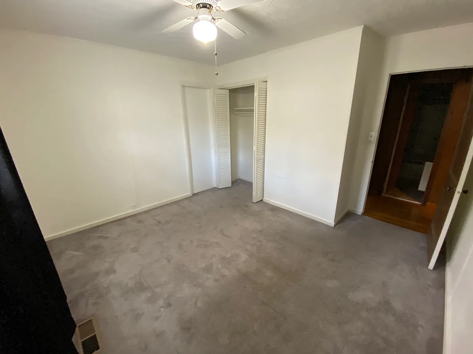 2 bed, 750 sqft, $1,400 — Photo 3