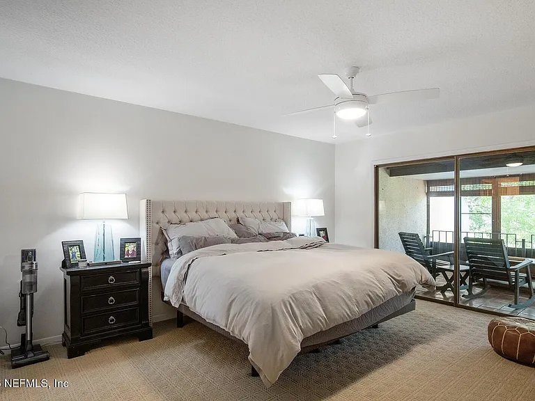 8012 Hollyridge Rd #17U — Photo 11