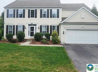 8858 Pathfinder Rd, Breinigsville, PA 18031