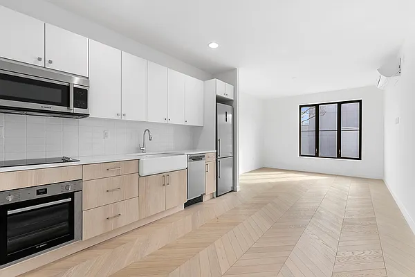 Rented by Corcoran | media 34