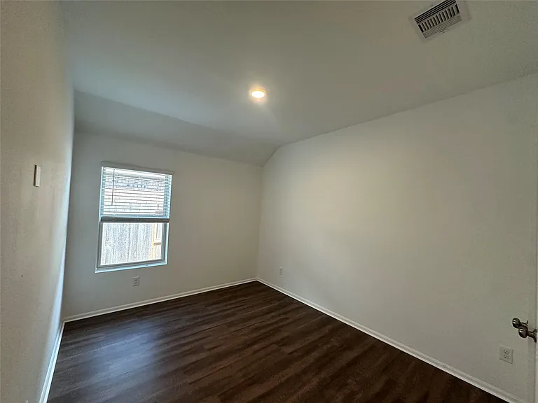 5111 Winslow Grove Dr — Photo 6