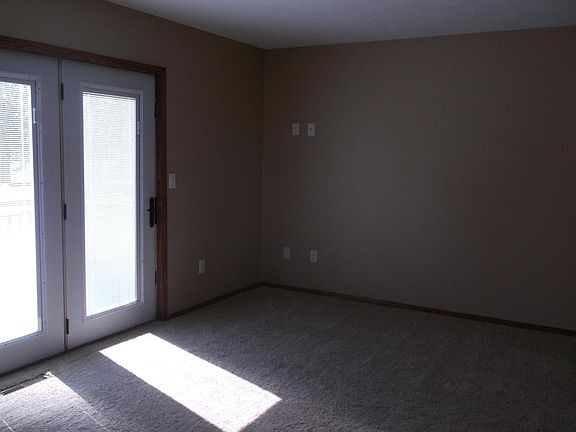 4th image of 412 Herzog Dr NW