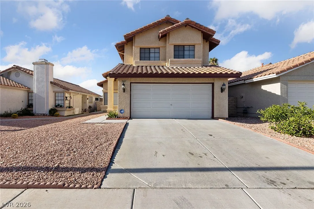 3 bed, 2.5 bath, 1574 sqft, $2,150 — Photo 1