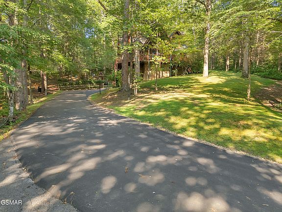 4th image of 1529 Oldham Springs Way