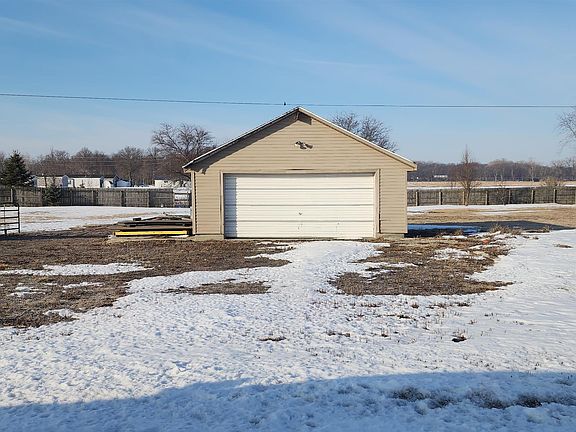 4th image of 7452 N Monmouth Rd