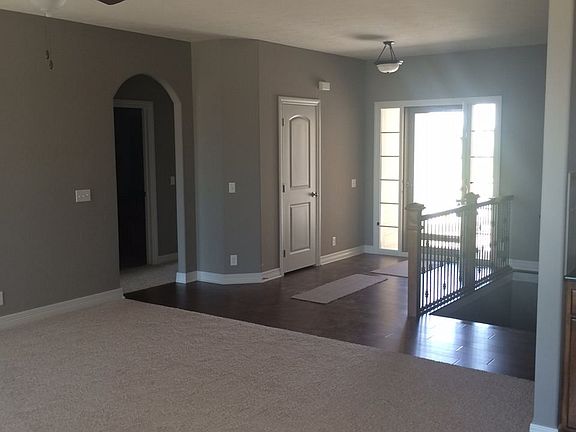 5th image of 2709 N 190th St