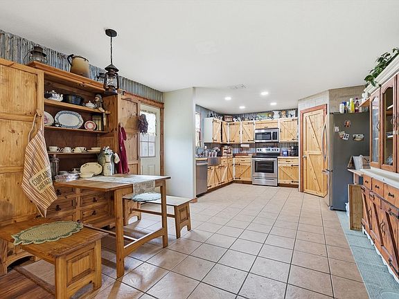 3rd image of 1633 Sierra Meadow Ln