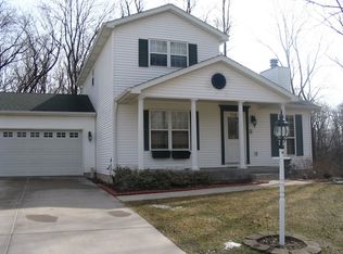 300 Shamrock Ln, Valparaiso, IN 46385