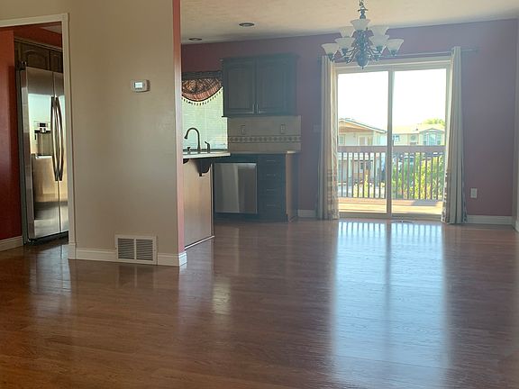 4th image of 2231 E Garland Ave