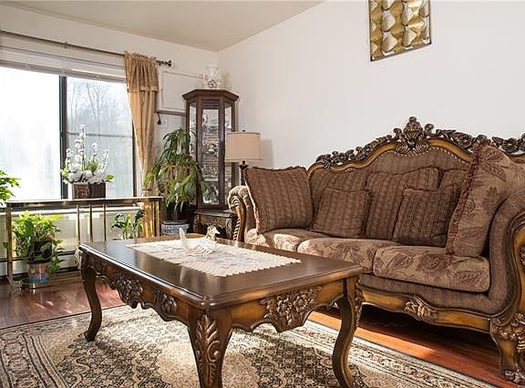 5th image of 9 Heritage Dr Unit E