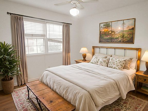 4th image of 209 Bel Air Dr
