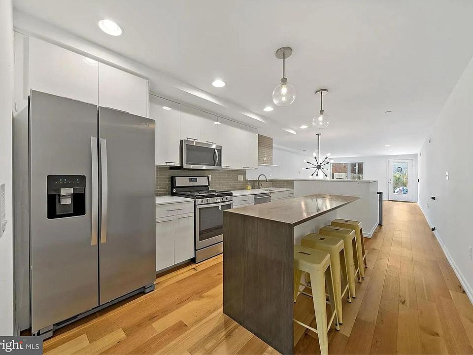1st image of 2538 W Girard Ave #A