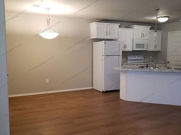 4th image of 2127 Ingalls Ln #A