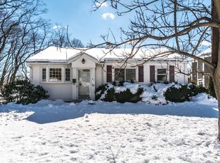 11 Midland Dr, Waltham, MA 02451