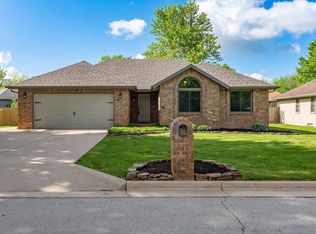 3186 W Primrose St, Springfield, MO 65807