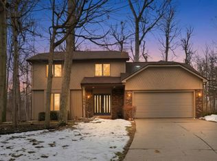 1504 Channel Ct, Fort Wayne, IN 46825